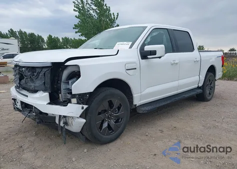 2023 Ford F-150 Lightning Lariat z USA, uszkodzony, nr VIN 1FT6W1EV6PWG04601